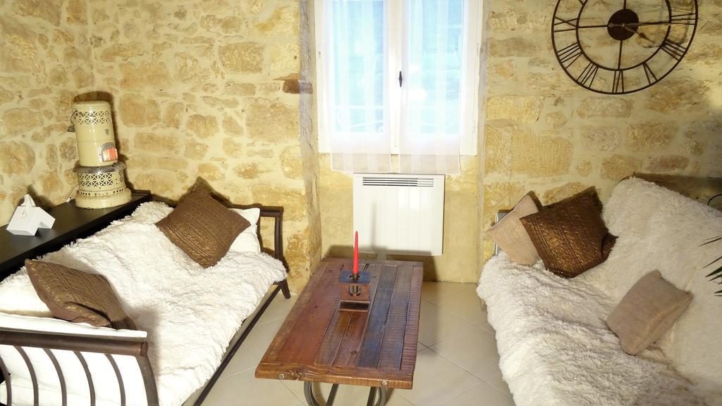 Au Pied Du Chateau - 5 A 11 Personnes - Baignade-Canoe-Piste Cyclable A 100 M Castelnaud-la-Chapelle Exterior foto